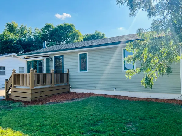 4334 N 15th St, Carter Lake, IA 51510
