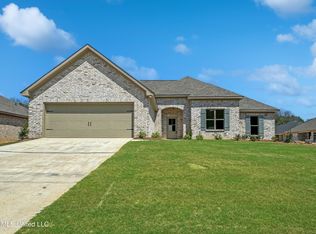 726 Magnolia Point Cir, Pearl, MS 39208