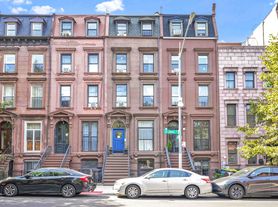 288 Saint James Pl