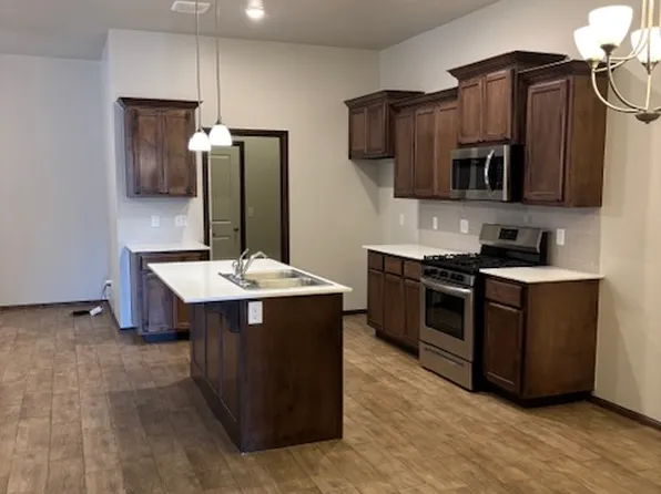 648 Marlin Ct, Chickasha, OK 73018