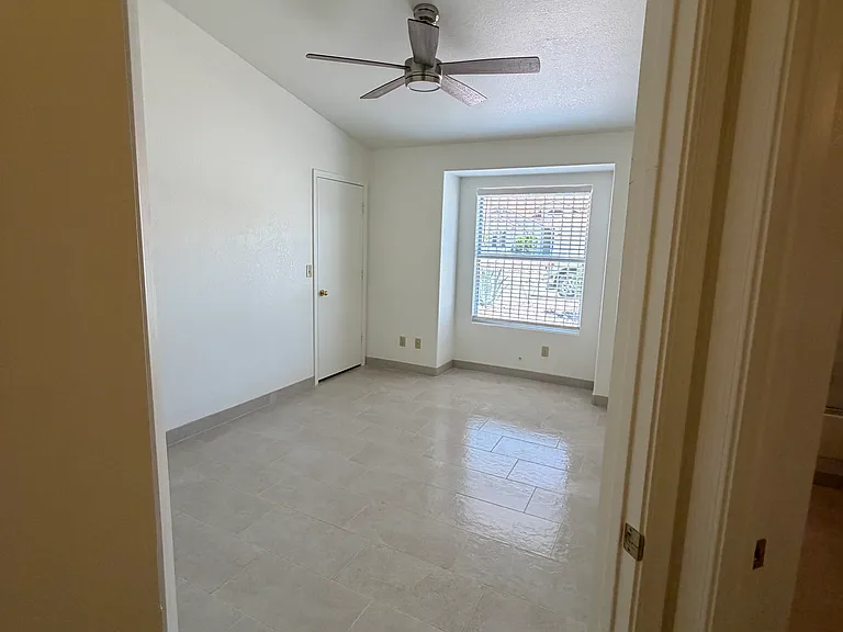 2534 S Perillo Dr — Photo 12