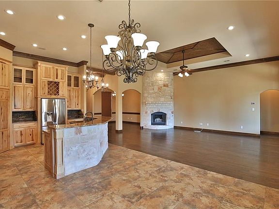 4th image of 2302 Lynbrook Dr