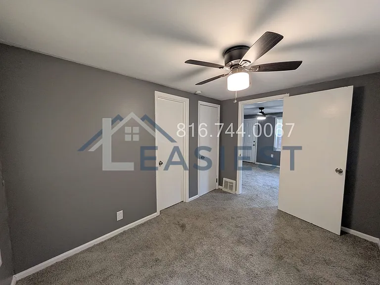 5102 NE 47th Ter — Photo 11