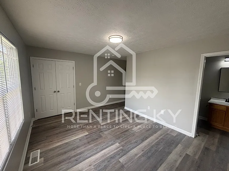 1419 Westwood Dr — Photo 10
