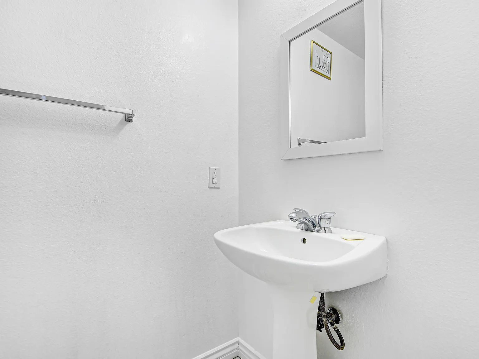4 bed, 2.5 bath, 2905 sqft, $3,199 — Photo 4