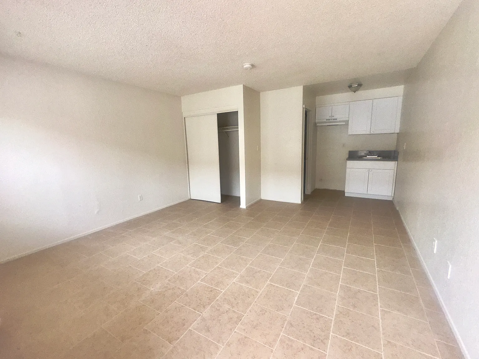 The White Ave Apartments — Photo 3