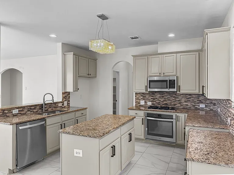 2509 Heather Glen Dr — Photo 6