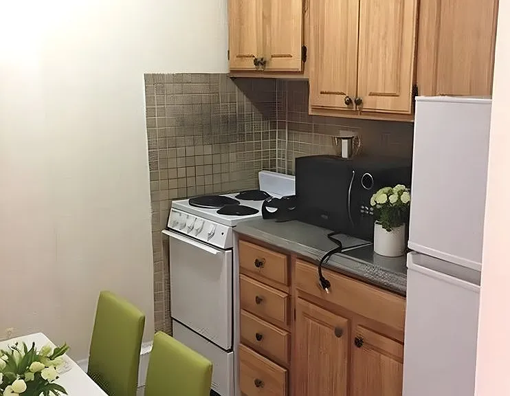 471 Beacon St #18 — Photo 4