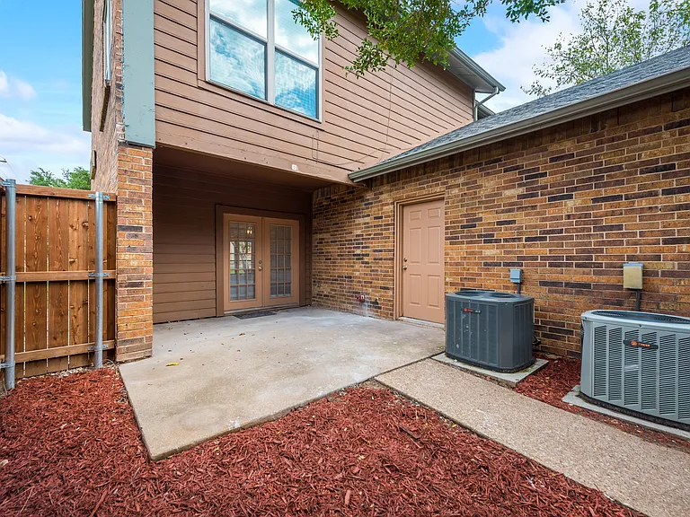 510 Norwood Pl #7 — Photo 2