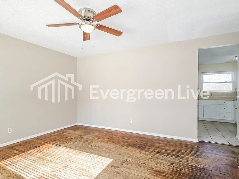 1535 Redman Blvd — Photo 3