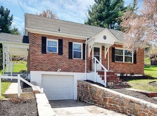101 E Main St, Windsor, PA 17366