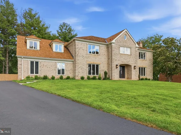 6294 Dunaway Ct, Mc Lean, VA 22101