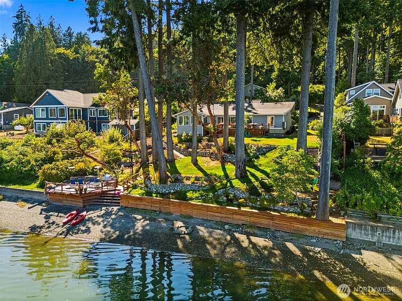 3rd image of 2922 Madrona Beach Road NW