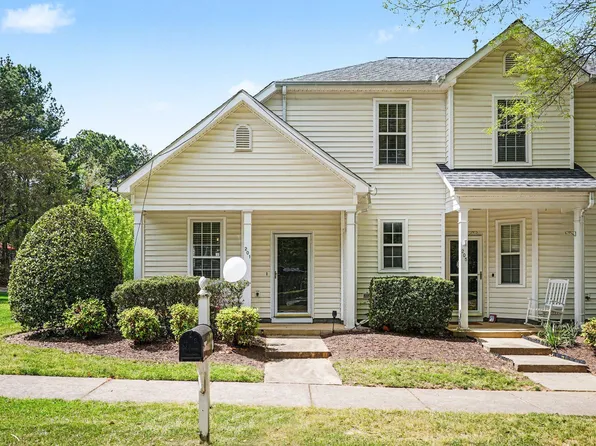 201 Commons Dr, Holly Springs, NC 27540