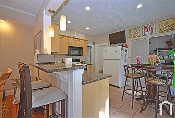 9 Swan St #2 — Photo 3
