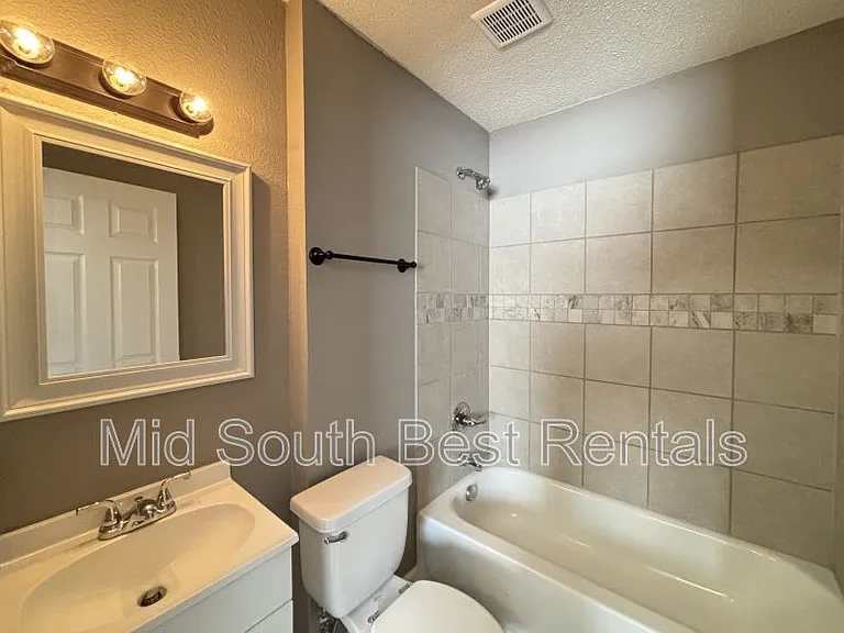 5617 Shamrock Dr — Photo 2