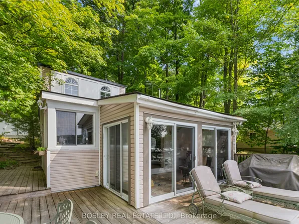 150 Farlain Lake Rd E, Tiny, ON L9M 0B5