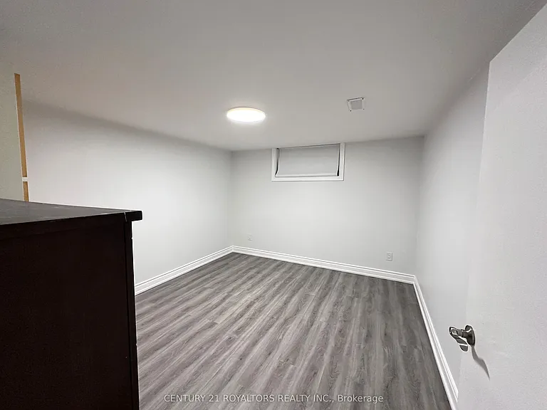 50 Marbury Cres #LOWER — Photo 24