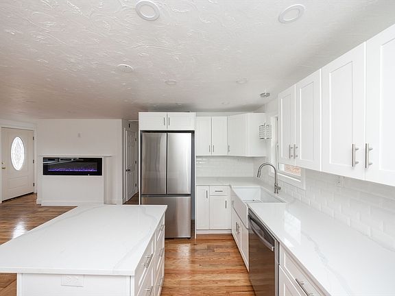 2nd image of 155 Southbridge Rd