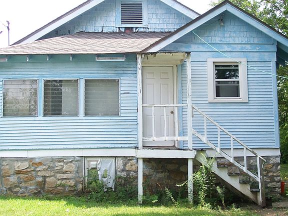 5th image of 2112 S Mill St