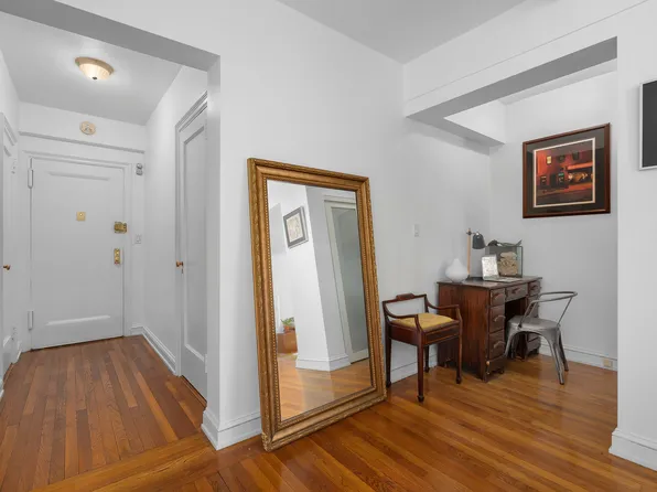 400 East 52nd Street 7A image 7 of 8