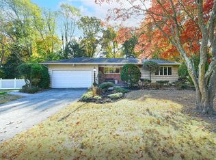 69 E Deer Park Rd, Dix Hills, NY 11746