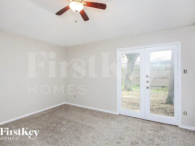 6216 Fairlane Dr — Photo 7