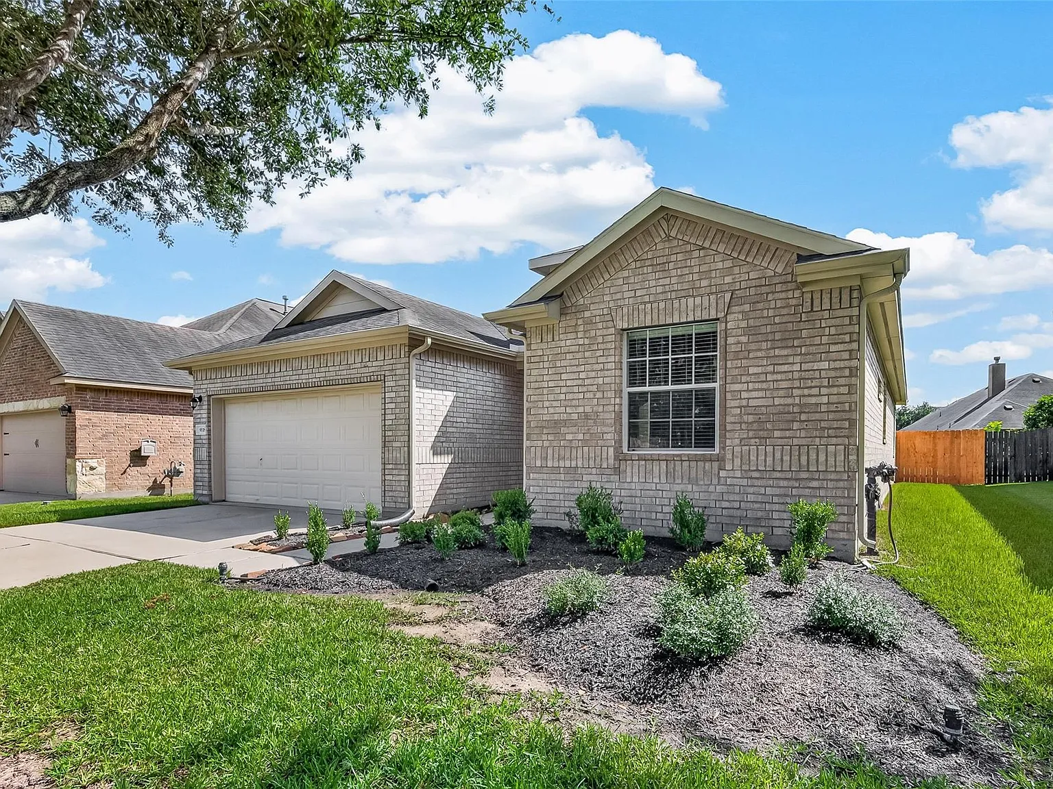 3 bed, 2.0 bath, 1581 sqft, $1,895 — Photo 4