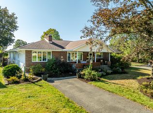 8 Daisy Lane, Albany, NY 12211