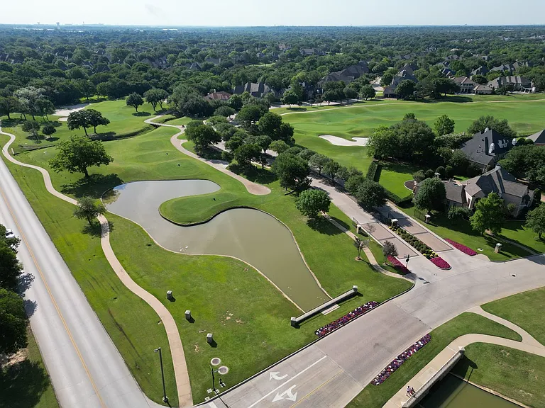 1020 Highland Oaks Dr — Photo 38
