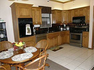 4th image of 716 Villa Ave