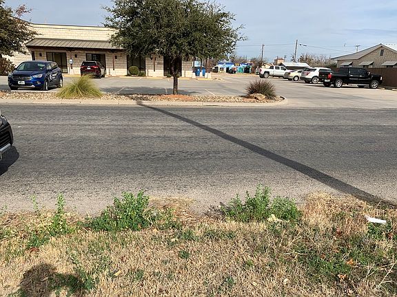 3rd image of 315 W Highland Blvd