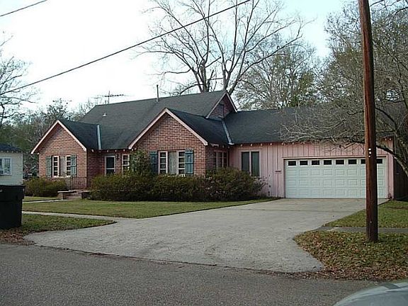 3rd image of 205 E Olive St