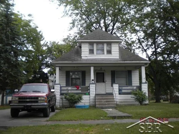 2302 N Oakley St, Saginaw, MI 48602
