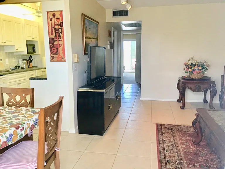 4004 Exeter Dr #A — Photo 3