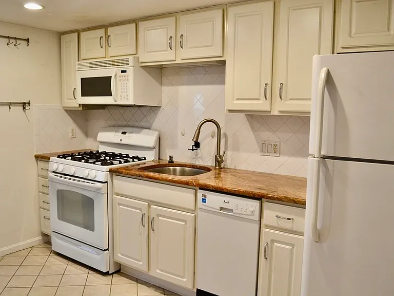 93 Sherman Ave #7 — Photo 3