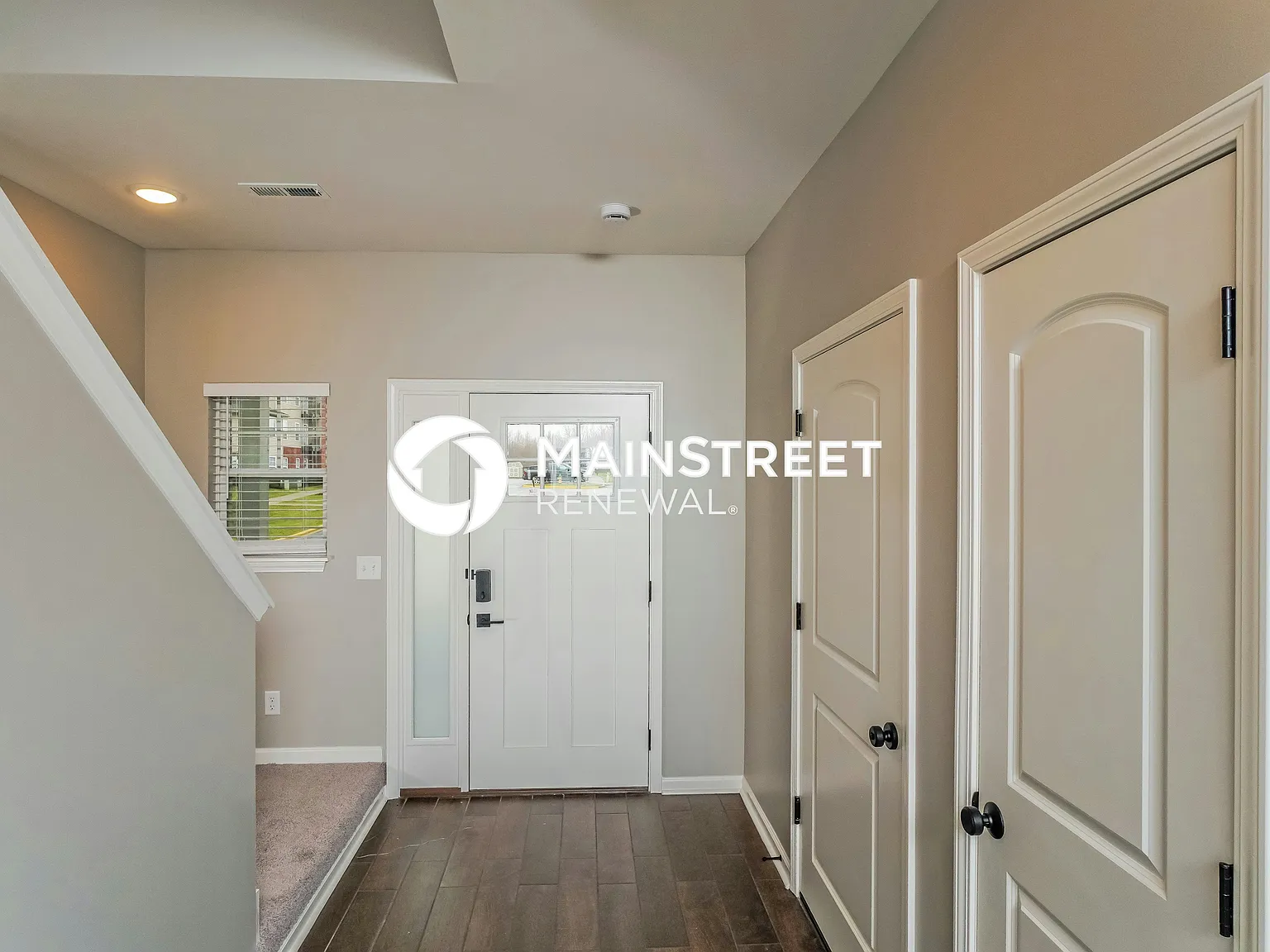 2085 Paddle Wheel Dr — Photo 2