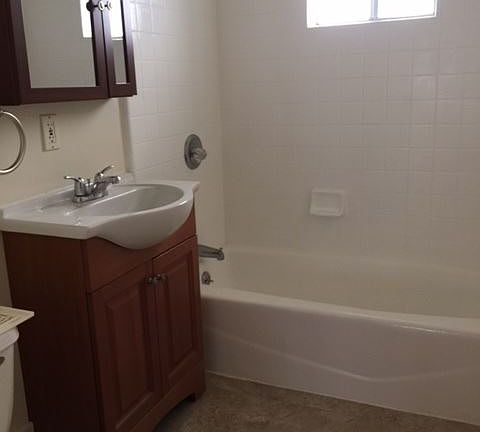 3rd image of 3963 Illinois St