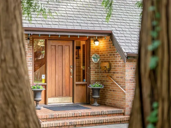 220 Marida Pl, Comox, BC V9M 2P7