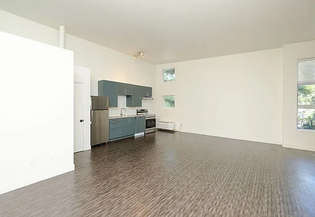 1614 K St #6 — Photo 10