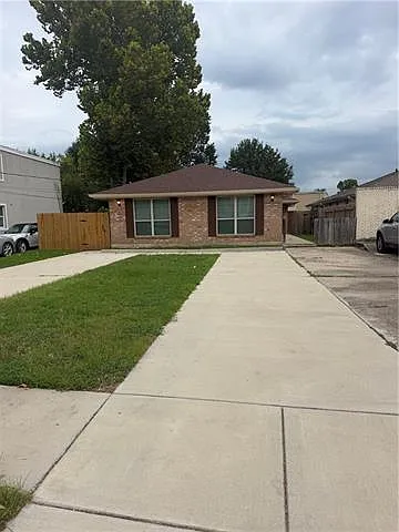 3 bed, 1.5 bath, 1150 sqft, $1,500 — Photo 1