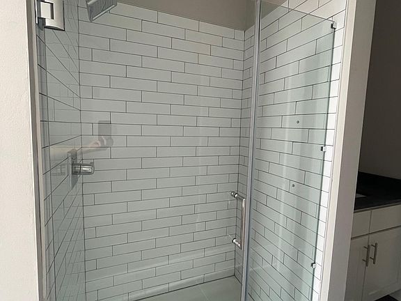 5th image of 912 Cumberland St