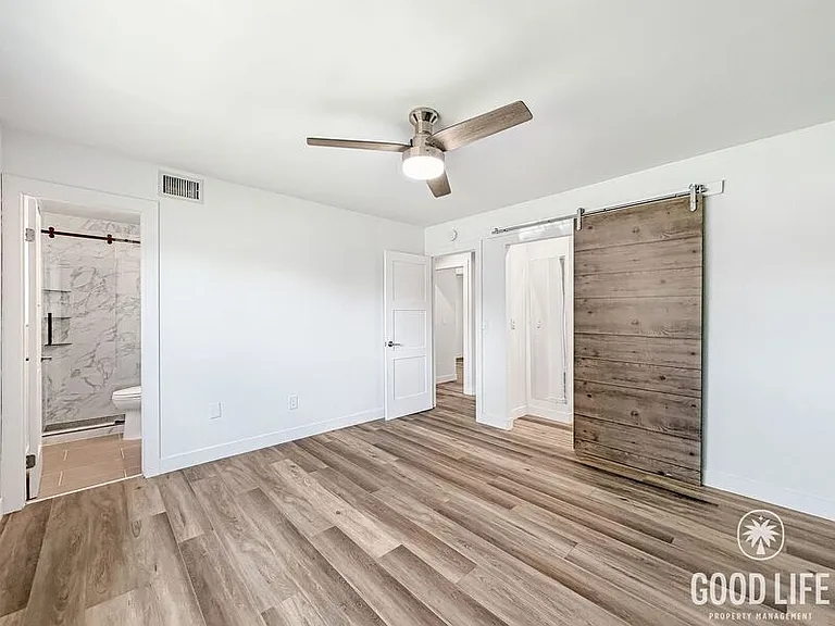 9458 Cathywood Dr — Photo 12