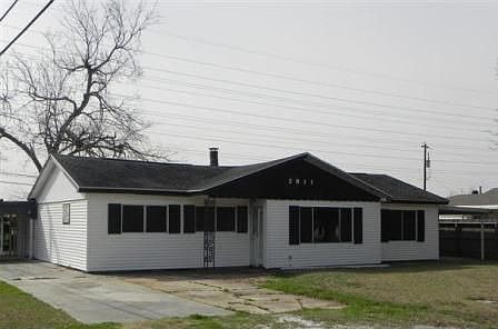 1st image of 2811 Central Blvd