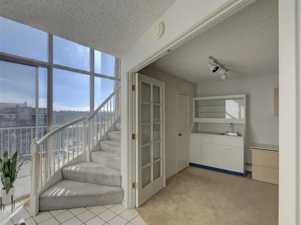 4800 E Hale Pkwy #810N, Denver, CO 80220