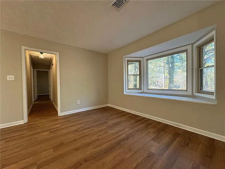 2020 Kemp Rd NE — Photo 6
