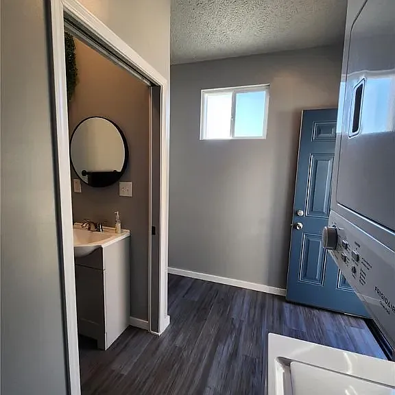 639 Bell St — Photo 15