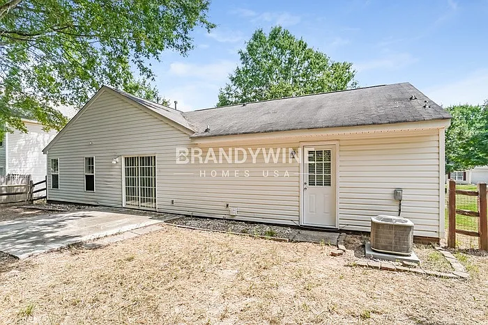 7917 Shiny Meadow Ln — Photo 17
