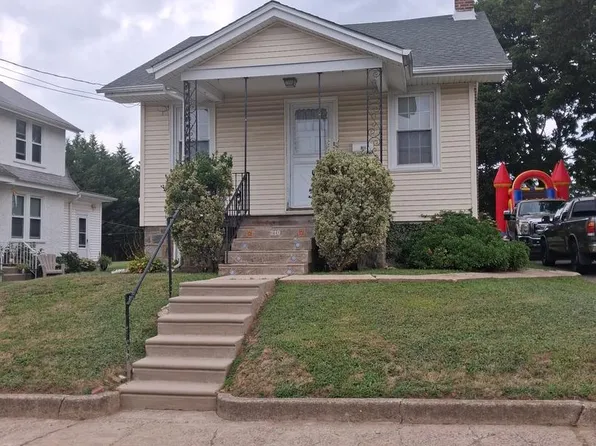 210 Ardmore Ave, Upper Darby, PA 19082