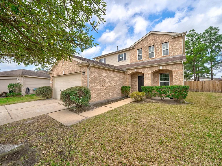 3211 Legends Hill Ct — Photo 1